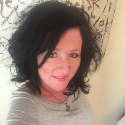 Profile Picture of Denise Bryan (@daisyblueboutiq) on Twitter