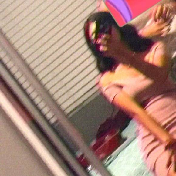 Profile Picture of Elaina Alvarez (@abcdelainaa) on Poshmark