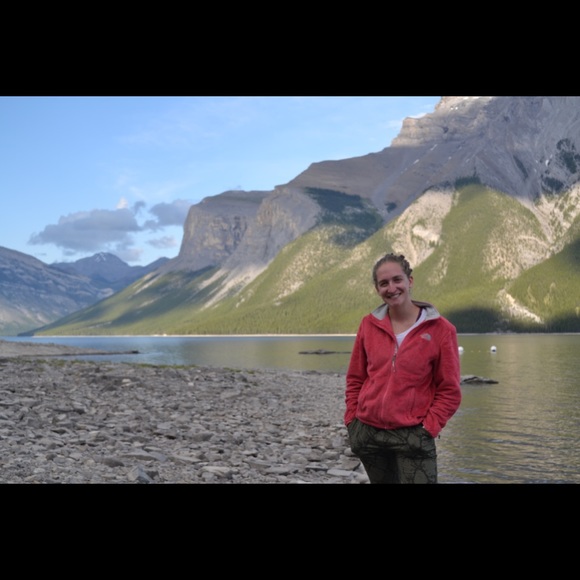 Profile Picture of Brittany Kusek (@brittanykusek) on Poshmark