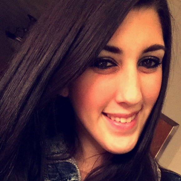 Profile Picture of Jacqueline Walsh (@jmwalsh91) on Poshmark