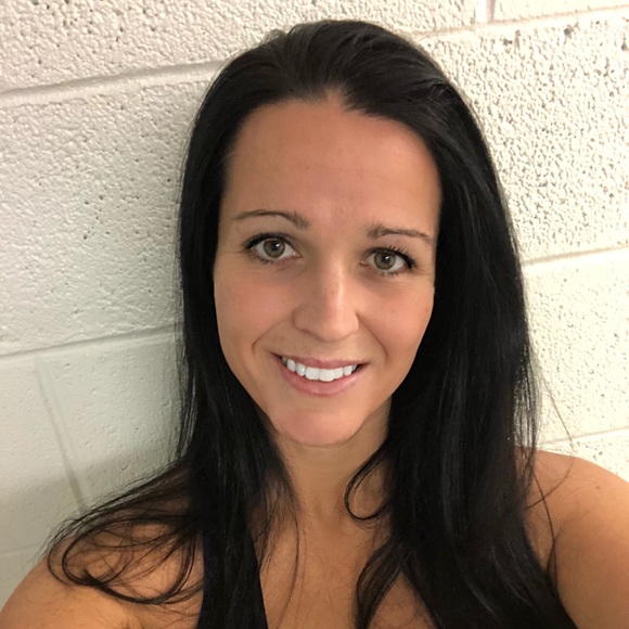 Lori Spradling - Poshmark Profile Picture of Lori Spradling (@lbspradling) on Poshmark