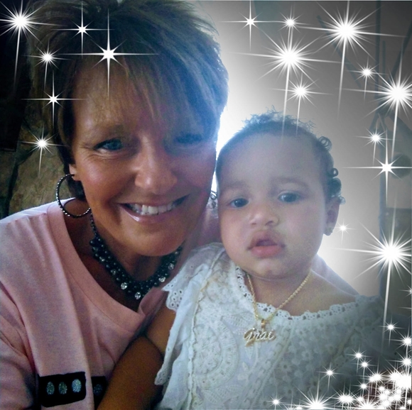 Profile Picture of Robin Huff (@robin222) on Poshmark