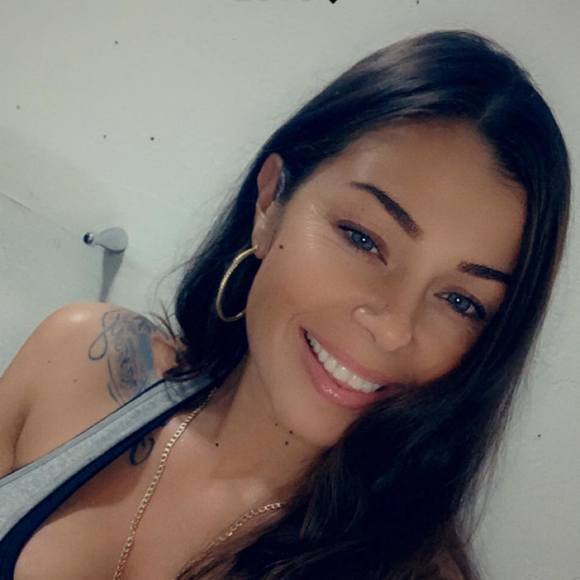 Profile Picture of Danielle Balaban (@daniellebalaban) on Poshmark