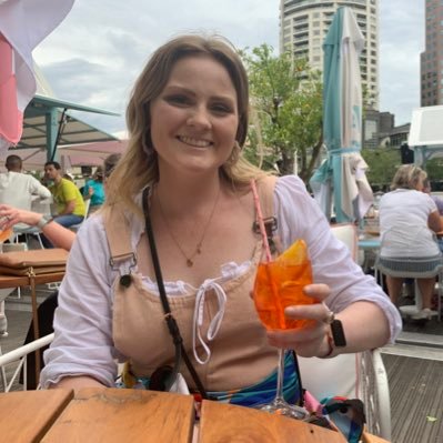 Profile Picture of Clare Bloomfield (@ClareBloomfiel6) on Twitter