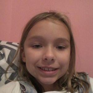 Profile Picture of Emma Lyons (@EmmaLibbylyons) on Twitter