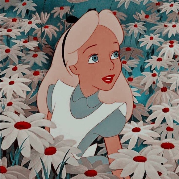 Profile Picture of Anna Malionek (@malionekanna) on Poshmark