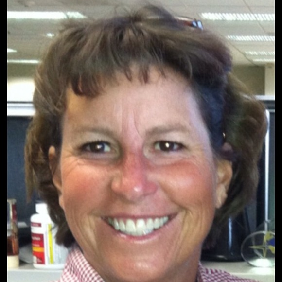Profile Picture of Mary Bortolini (@whyphee) on Poshmark