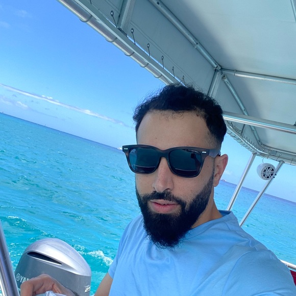 Profile Picture of Sadam Mashaikh (@sadammashaikh) on Poshmark