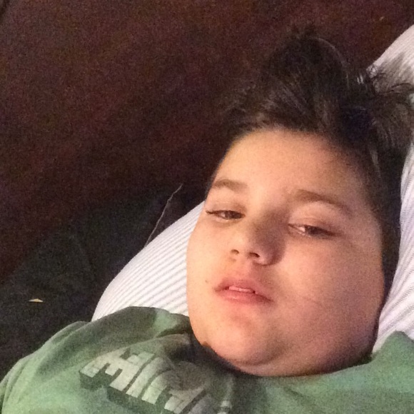 Profile Picture of Devin Coffey (@devincholpho) on Poshmark