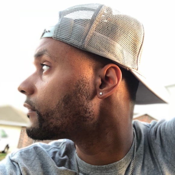 Profile Picture of Daveon Harper (@daveonharper87) on Poshmark