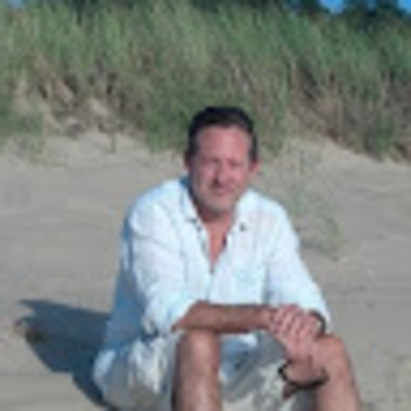 Profile Picture of Jeff Parriott (@jeffreyparriott) on Poshmark
