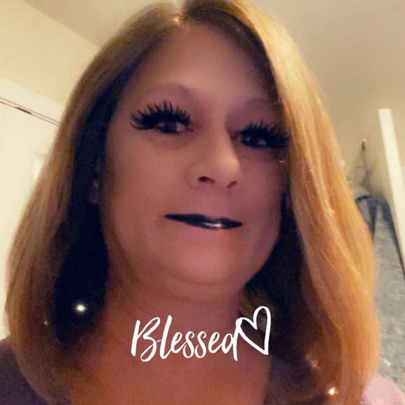 Profile Picture of Becky Harner (@nonnonboys) on Poshmark