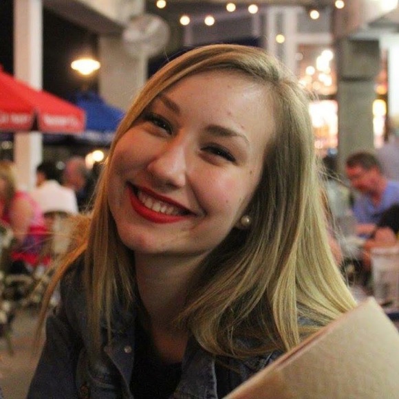 Profile Picture of Kelsi Robinson (@kelsijorobinson) on Poshmark