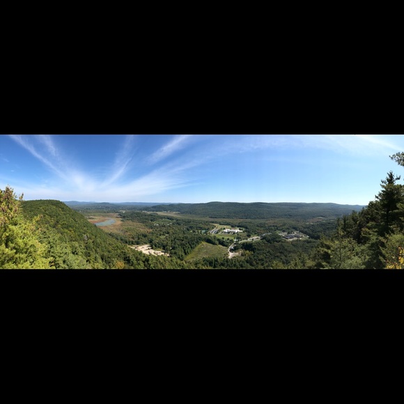 Profile Picture of Rebecca Anzellotti (@becsmec) on Poshmark