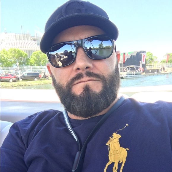 Profile Picture of Philippe Robert (@philthebeat) on Poshmark