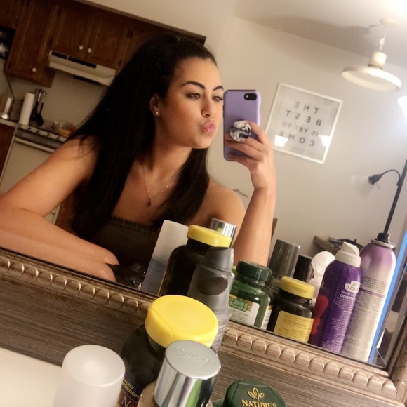 Profile Picture of Emilee Damour (@damouremilee) on Poshmark