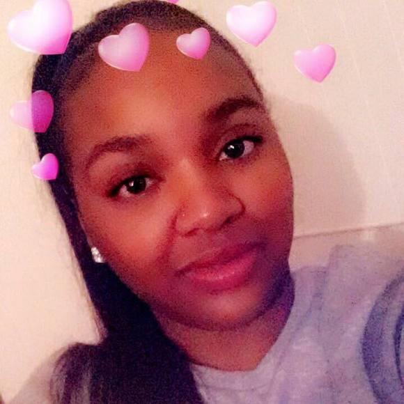 Profile Picture of Malika Applehead robinson (@malika_24) on Poshmark