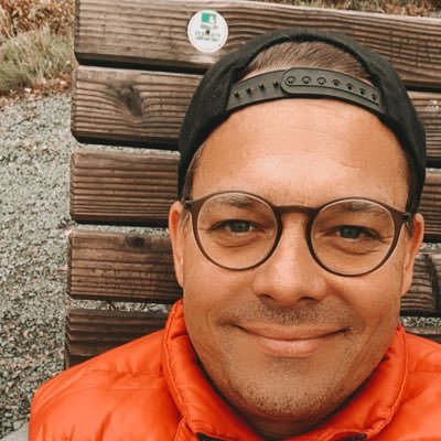 Profile Picture of Dr. Sebastian Schröder (@drschroese) on Twitter