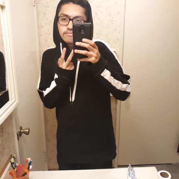 Profile Picture of Joshua Gutierrez (@joshuagutier757) on Poshmark