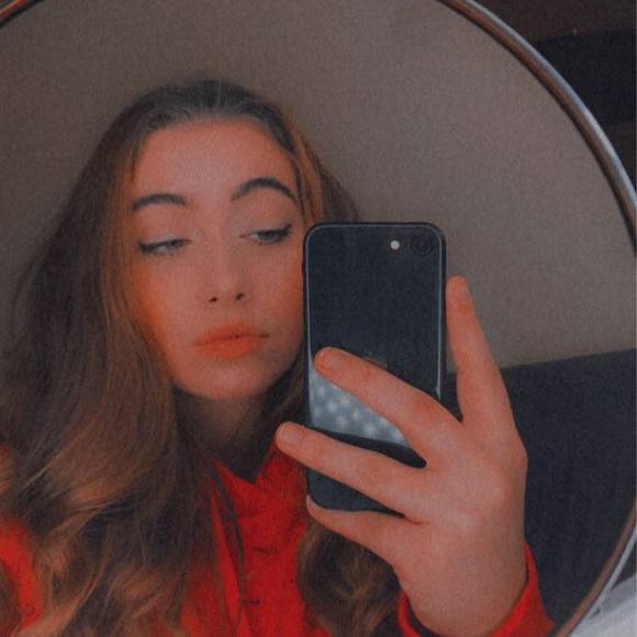 Jazmon Zeller - Poshmark Profile Picture of Jazmon Zeller (@jazmon_zeller) on Poshmark