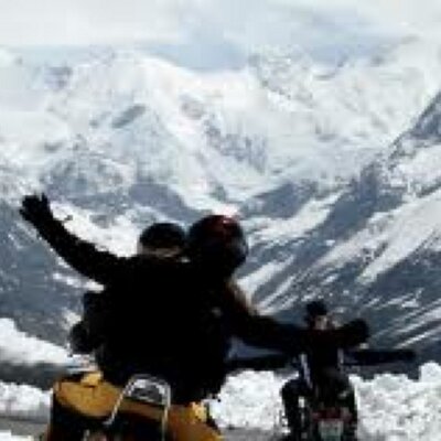 Profile Picture of Robert Castle (@RobertMcastle) on Twitter