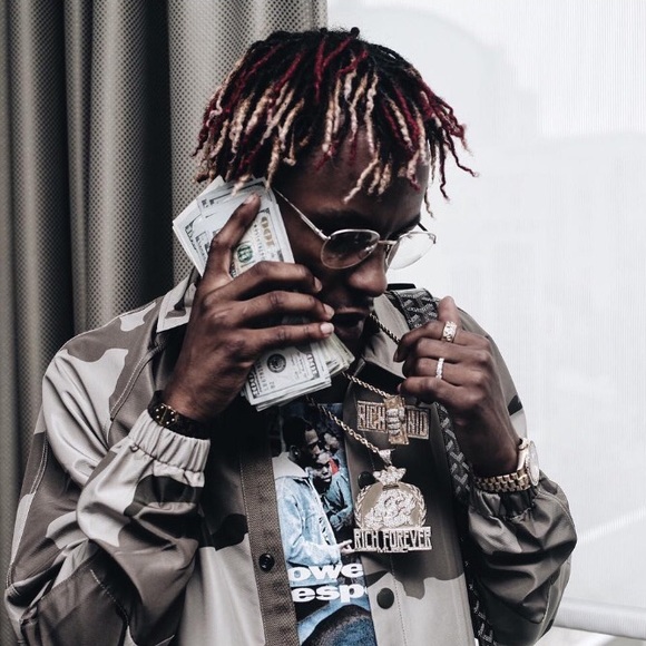 Profile Picture of Jonathan Ochoa (@globoi_j) on Poshmark