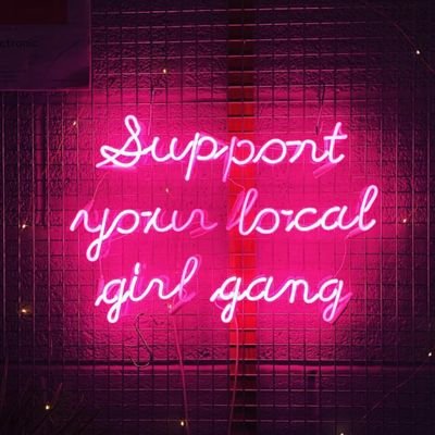 Profile Picture of Lisa Grant (@Bookb_tch) on Twitter