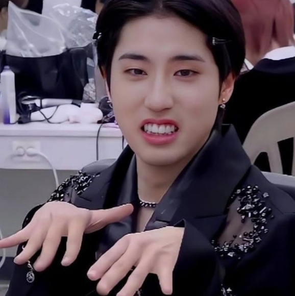 Lokam Nania - Poshmark Profile Picture of Lokam Nania (@saya589) on Poshmark