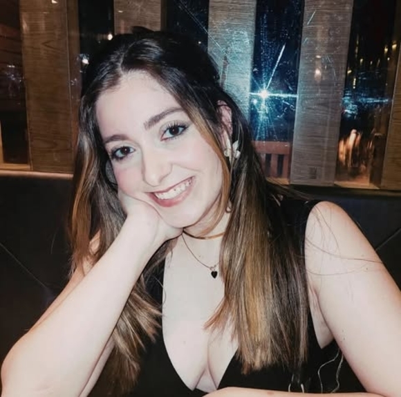 Profile Picture of Letícia Barbetta (@lebarbetta) on Poshmark