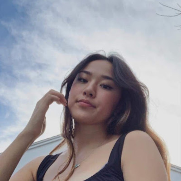 Profile Picture of Jessica Lama (@jlama0326) on Poshmark