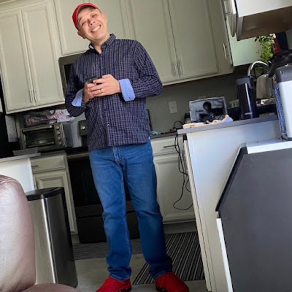 Profile Picture of Cesar augusto Perez (@cesarp2187) on Poshmark