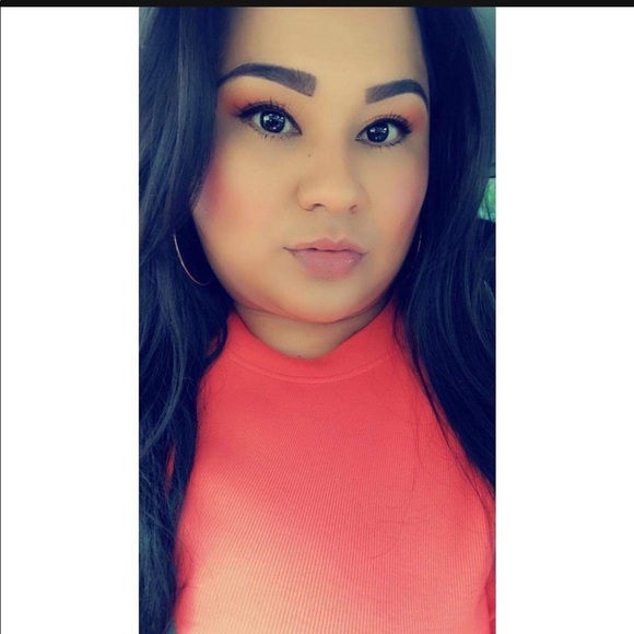 Profile Picture of Erika Espinoza (@mserikarodz) on Poshmark