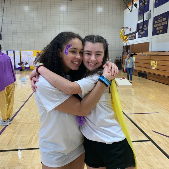 Leah Mccottry - Poshmark Profile Picture of Leah Mccottry (@lmccottry) on Poshmark