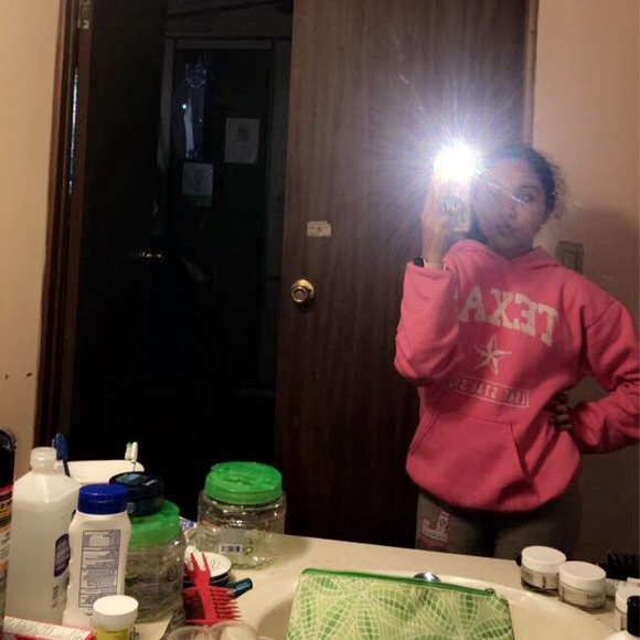 Profile Picture of Christy Luna (@cluna226) on Poshmark