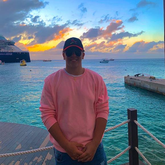 Profile Picture of Julian Cardinal (@juliancardinal) on Poshmark