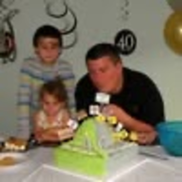 Profile Picture of Glenn Clark (@glennclark722) on Poshmark