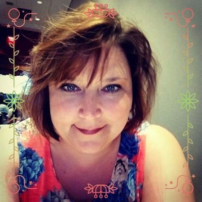 Profile Picture of Christi Hansen (@cdhred36) on Twitter