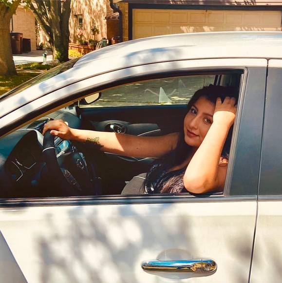 Profile Picture of Nicole Aranibar (@nicole_aranibar) on Poshmark