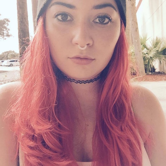 Profile Picture of Tatiana Claux (@clauxtatiana) on Poshmark