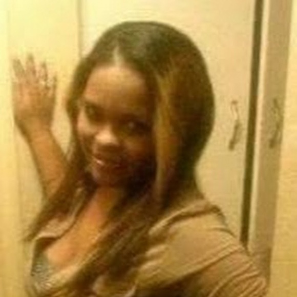 Profile Picture of Neeshia Roberts (@robertsneeshia) on Poshmark