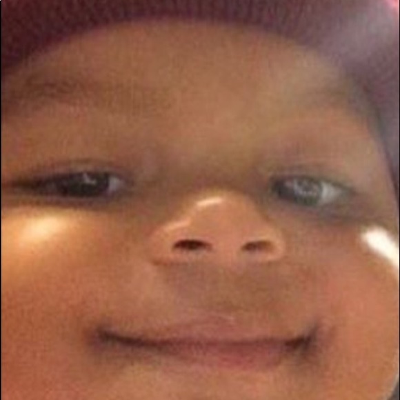 Profile Picture of Steven Andres (@stevenandres_) on Poshmark