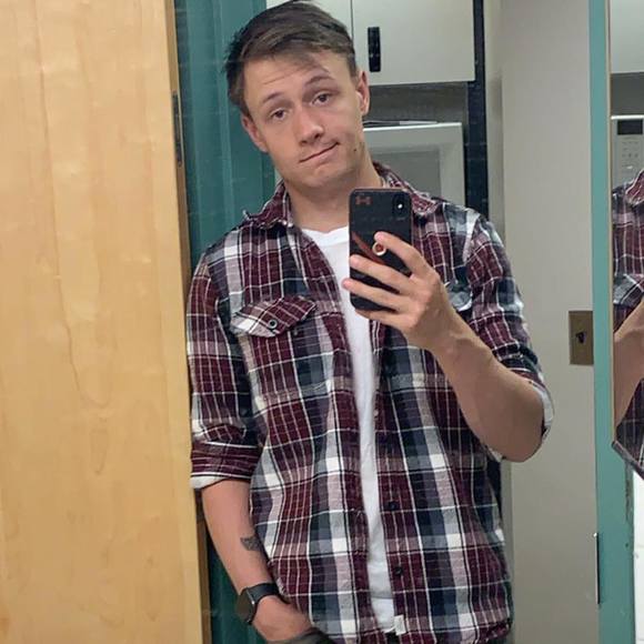 Profile Picture of Colton Gilchriest (@cgilchriest) on Poshmark