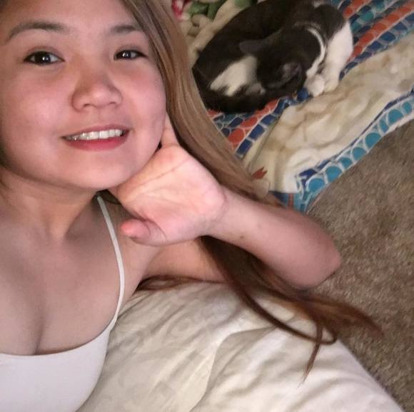 Profile Picture of Gelyn Oreta (@lyngee08) on Poshmark