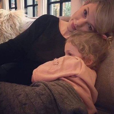 Profile Picture of Valéria Swift (@bebeswift24) on Twitter