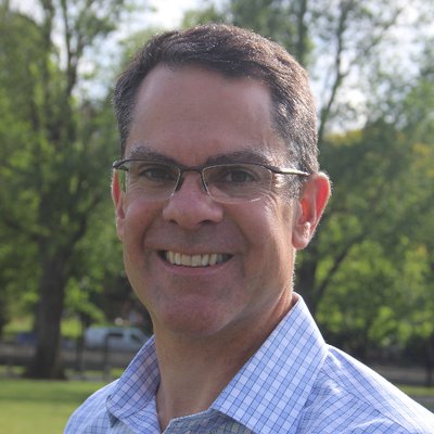 Profile Picture of Bob Fitzpatrick (@downlow33) on Twitter