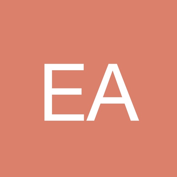 Profile Picture of Elnora Austell (@eln5573peek) on Poshmark