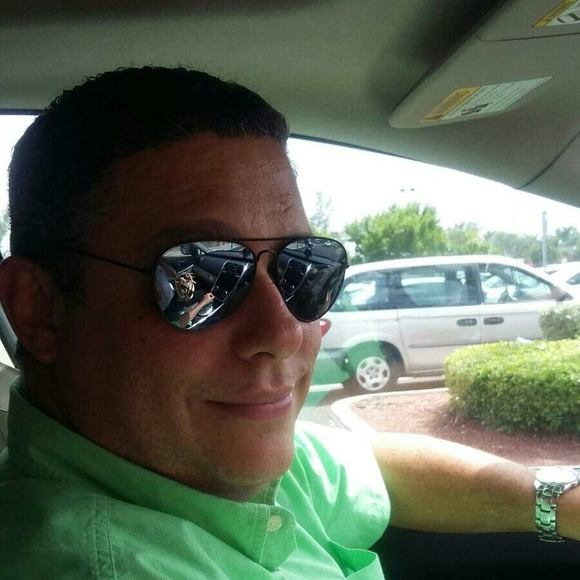 Profile Picture of Jose Joubert (@josejoubert) on Poshmark