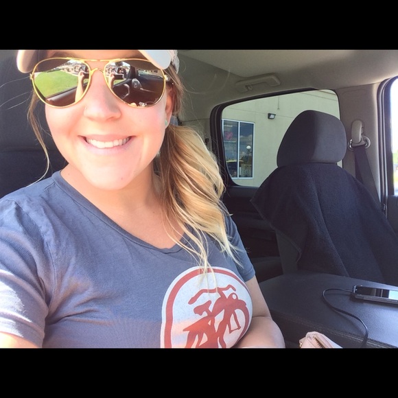 Profile Picture of Ashlyn Adams (@ashlyncaley316) on Poshmark