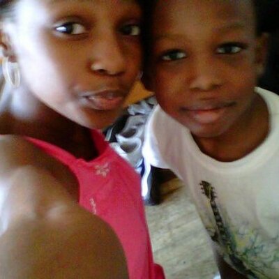 Profile Picture of Corey & Kara (@SimplyFunnyKC) on Twitter