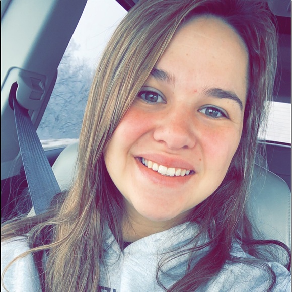 Profile Picture of Madi Befort (@madi_dc) on Poshmark
